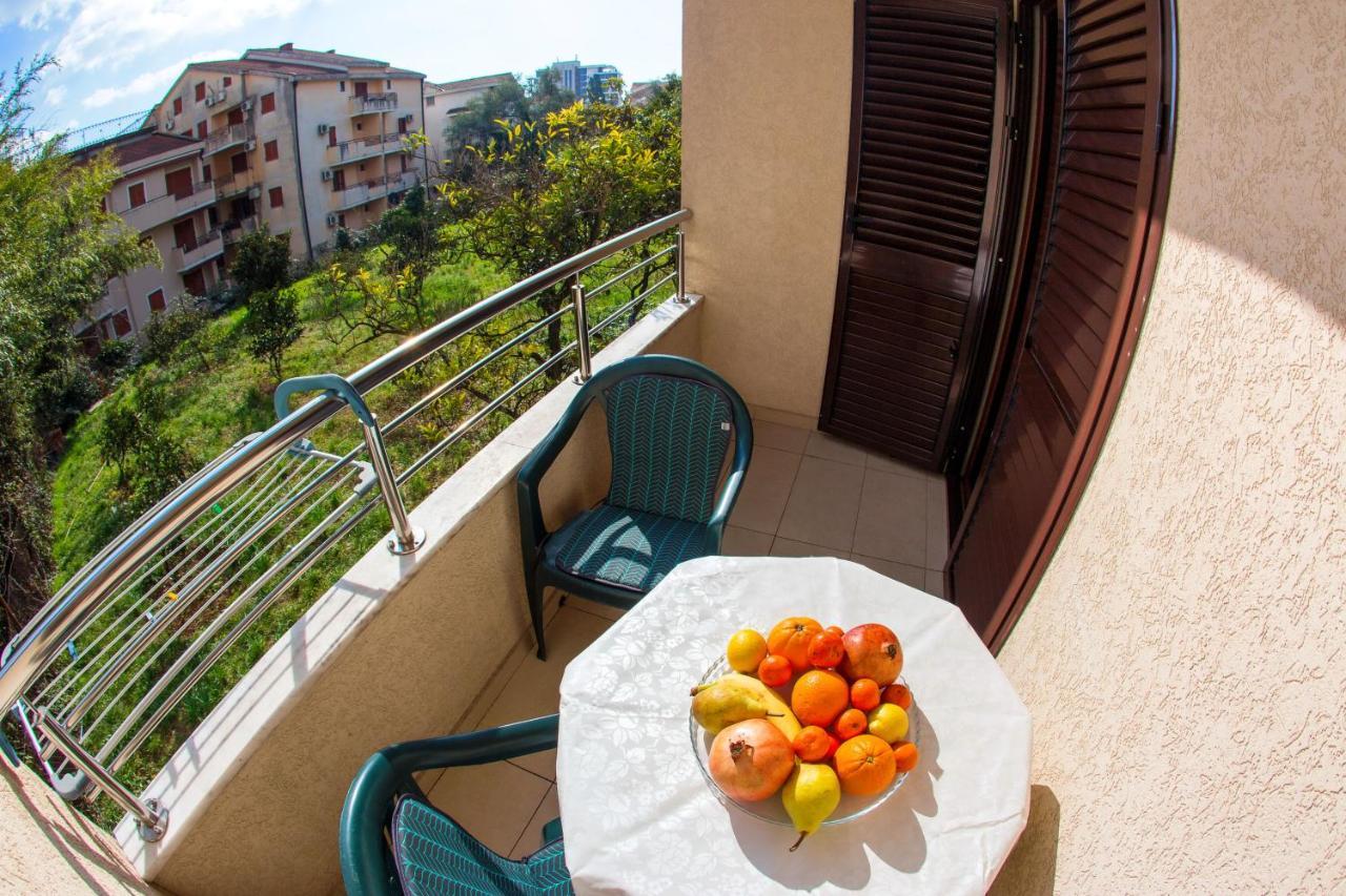 Guest House Mandarina Budva Exterior foto
